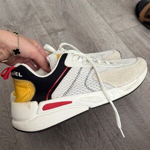Diesel Men's White and Yellow Sneakers size 10